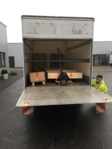 LKW wird entladen