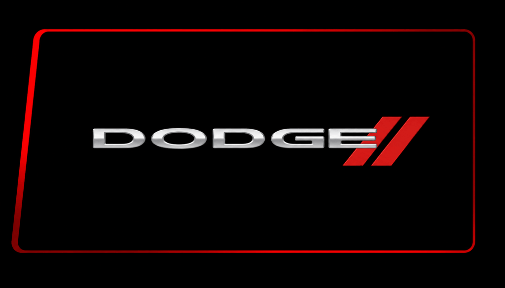 Das Dodge-Logo zeigt silberne Buchstaben und zwei kräftige rote Schrägstriche auf schwarzem Hintergrund mit rotem Rand