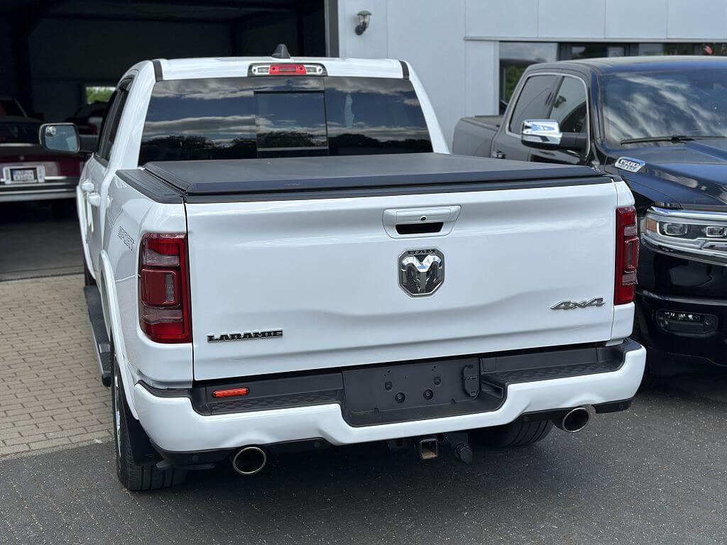 
Dodge RAM 1500 DT 5,7L BIGHORN full									