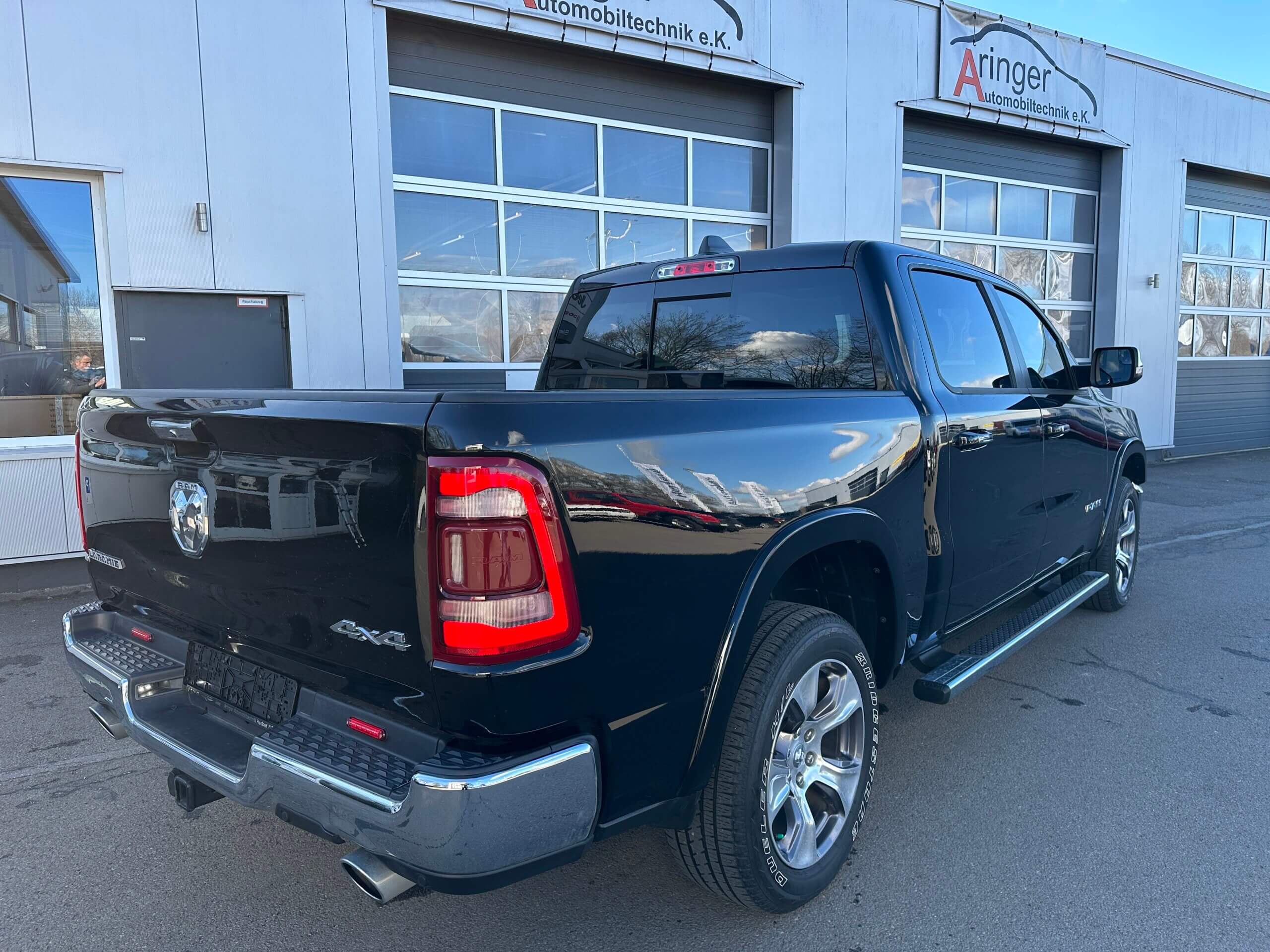 
RAM 1500 5,7 E-Torque Bighorn 12″ + LPG (4.000€) full									