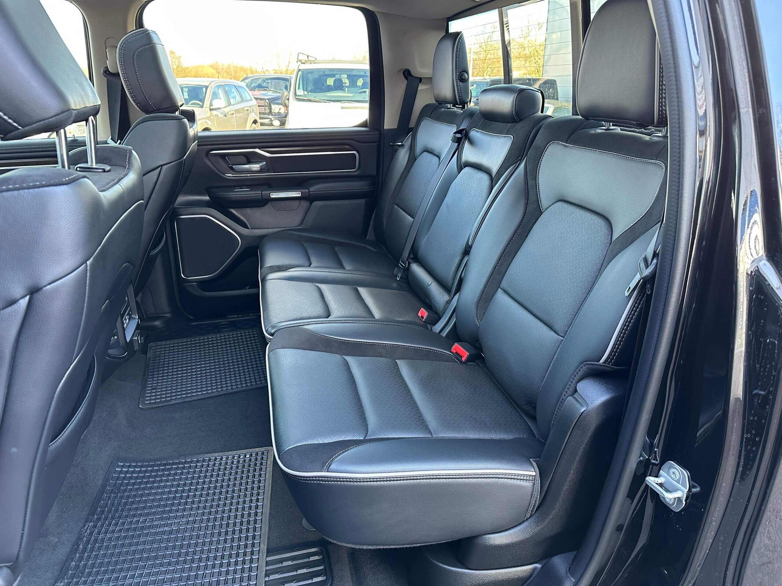 
RAM 1500 5,7 E-Torque Bighorn 12″ + LPG (4.000€) full									