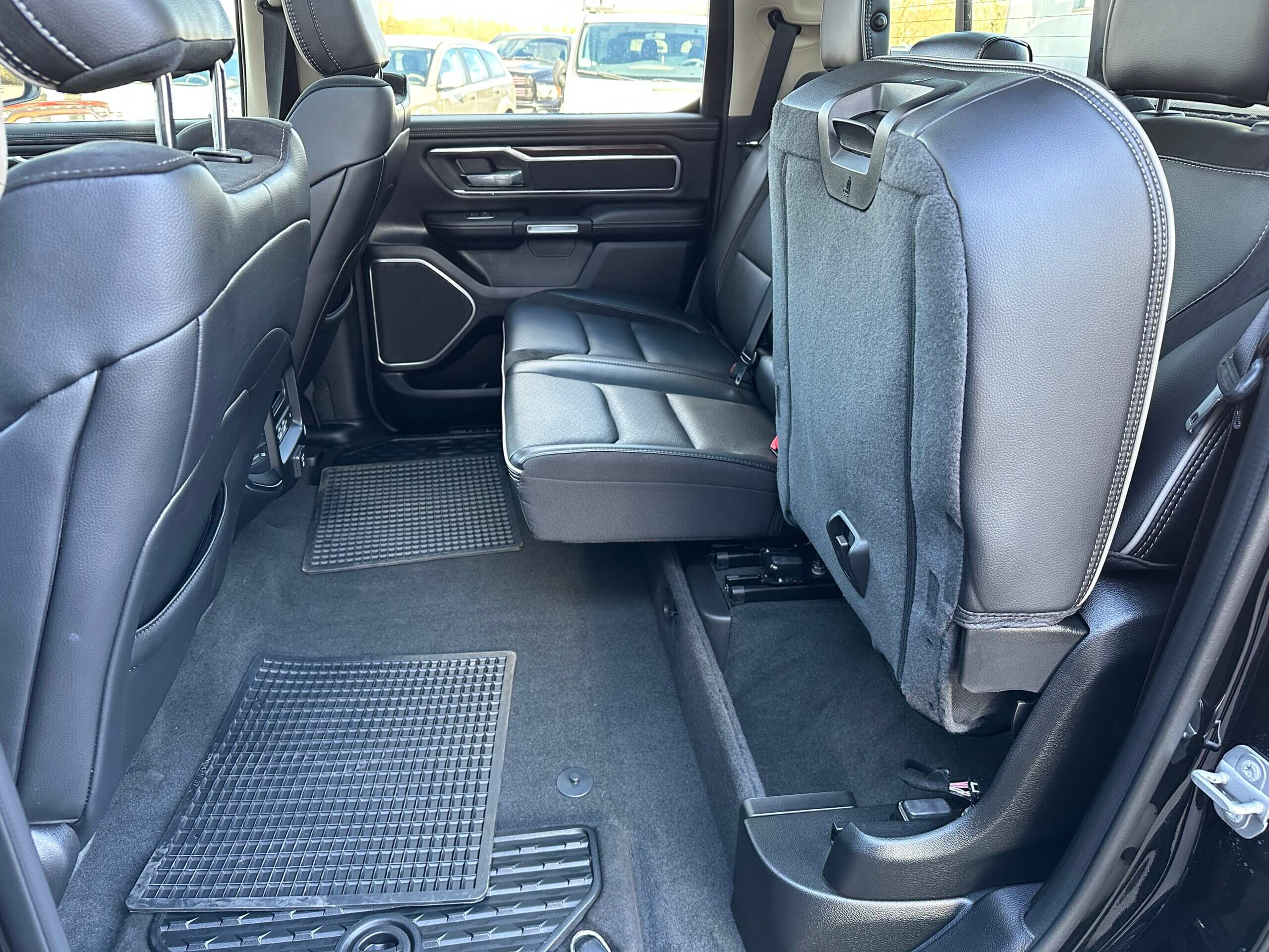 
RAM 1500 5,7 E-Torque Bighorn 12″ + LPG (4.000€) full									